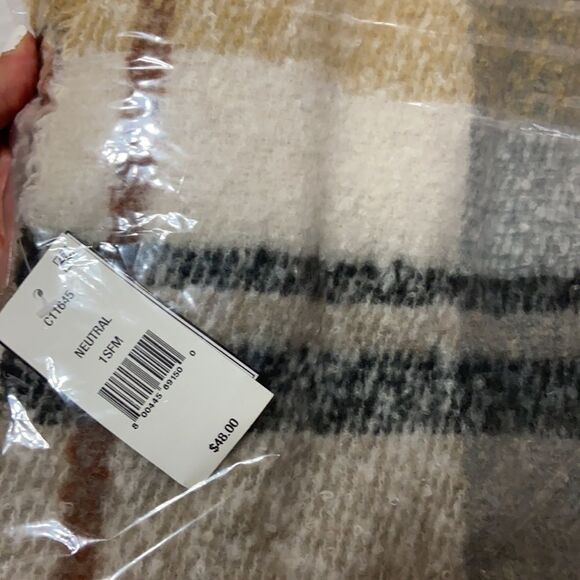 Womens Cejon Spacious Plaid Blanket Wrap - Picture 6 of 6